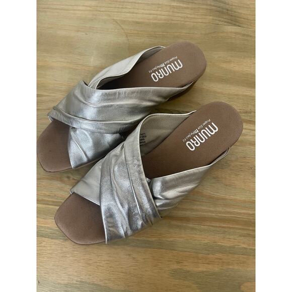 Munro Lee Silver Metallic Slide Block Heel Sandal Slip On Comfort Womens 6 - Picture 3 of 7
